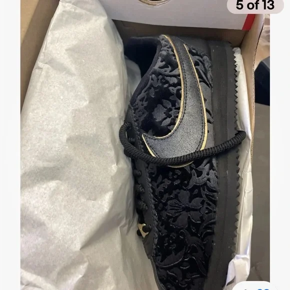 Authentic Black velvet Nike Cortez w/ gold size 7 New in box - Picture 3 of 15